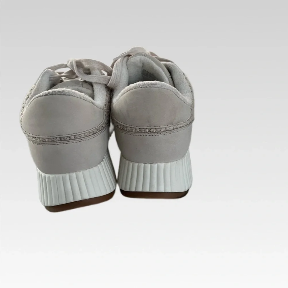 MADDEN NYC Women's Cream Lace-Up Sneakers SIZE 11